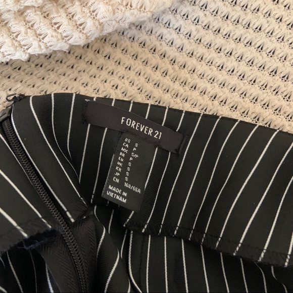Forever 21 Pinstripe Bodycon Skirt - Picture 3 of 3
